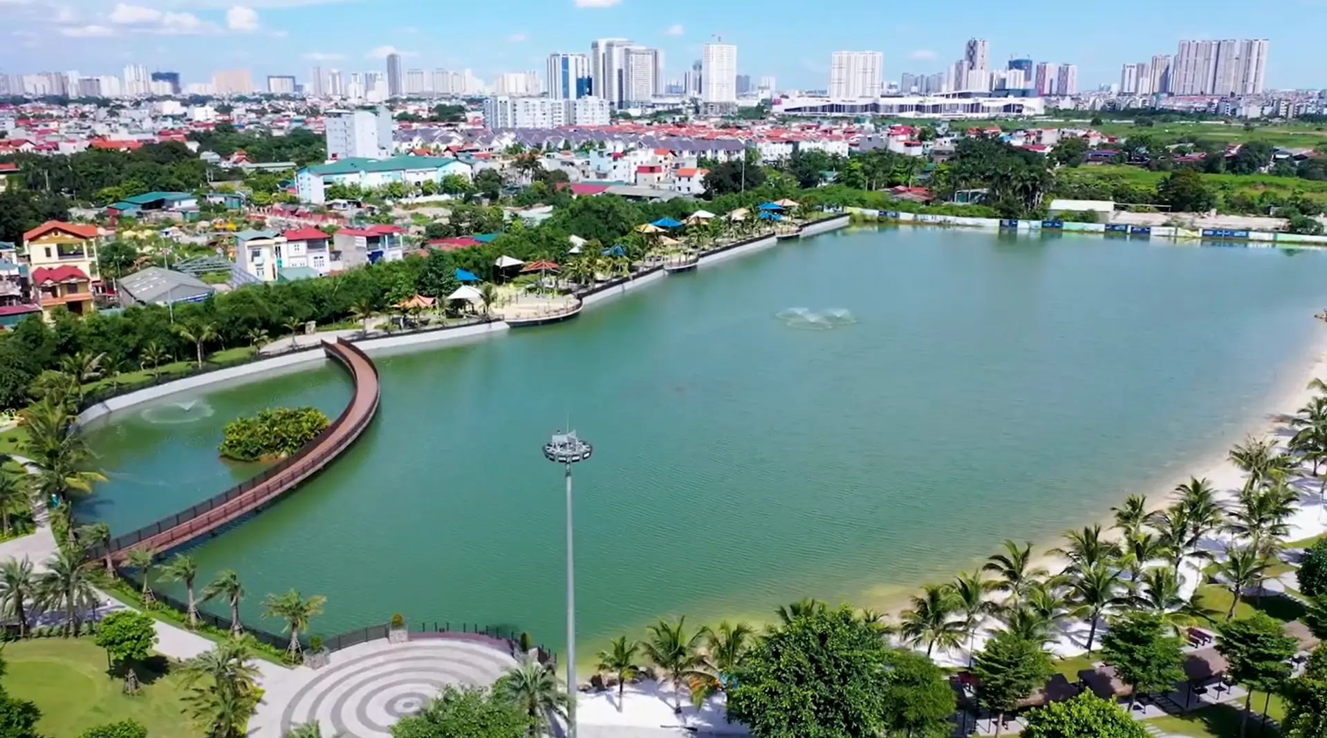 Overview of Vinhomes Smart City Lake